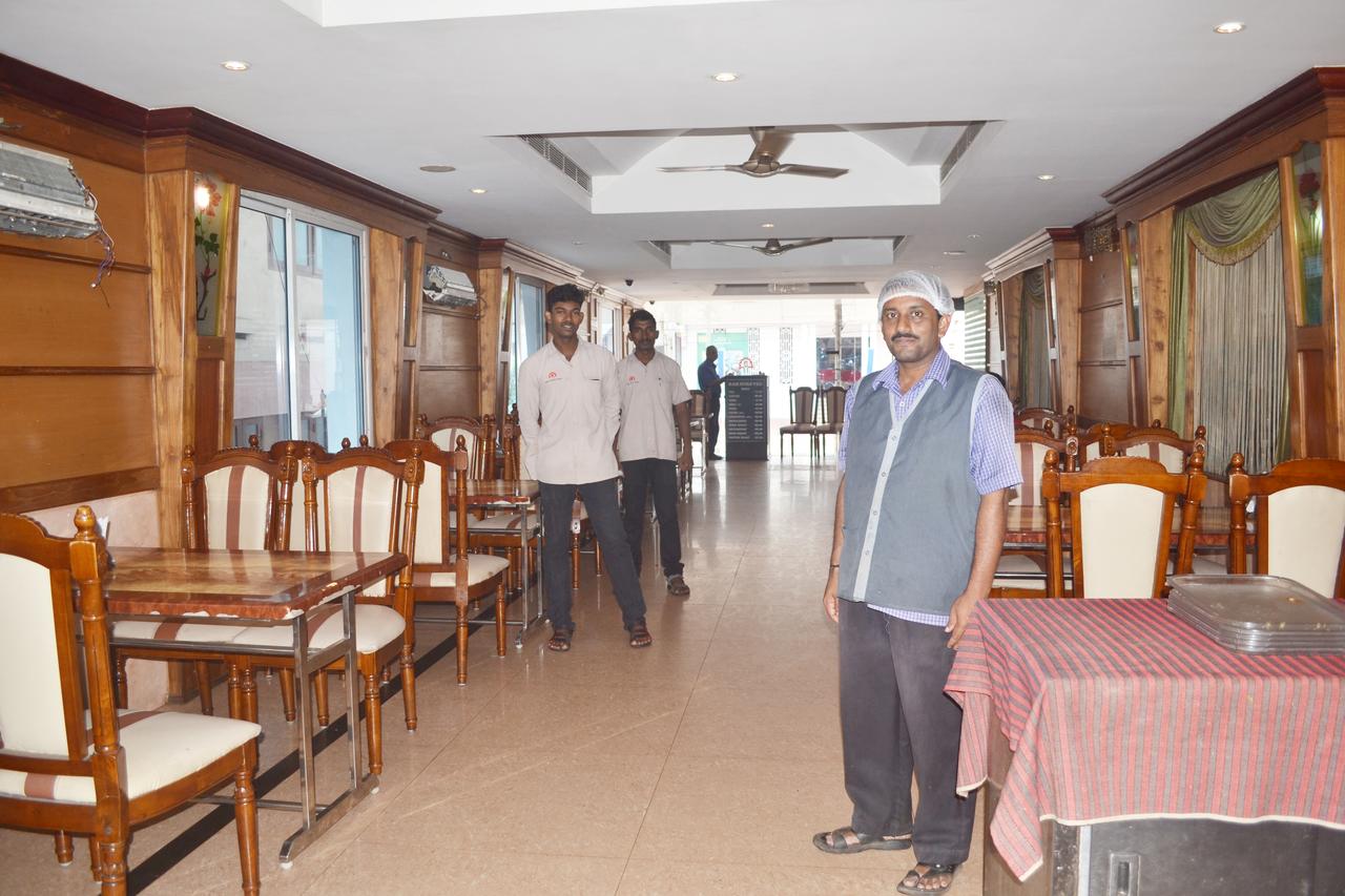 Teekay Palace Hotel Thiruvananthapuram Restaurant