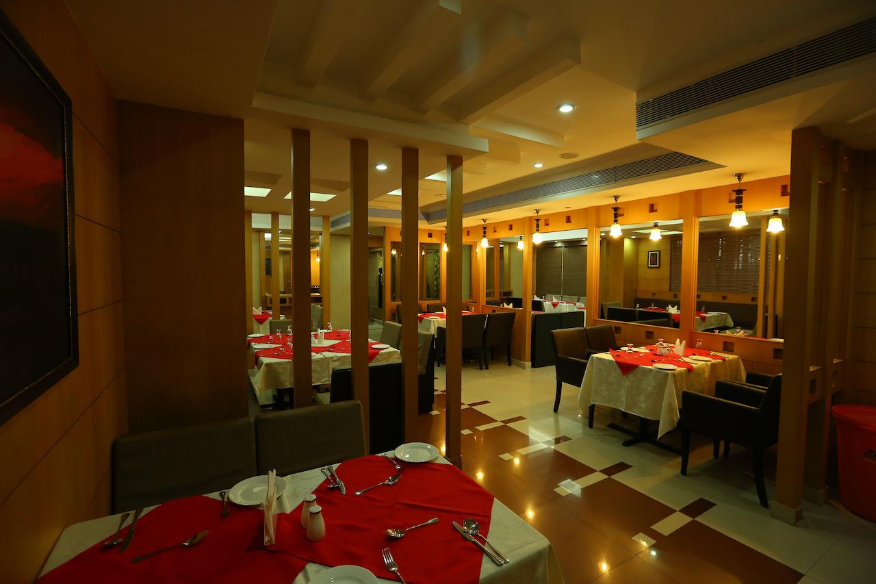 Pattom Royal Hotel Thiruvananthapuram Restaurant