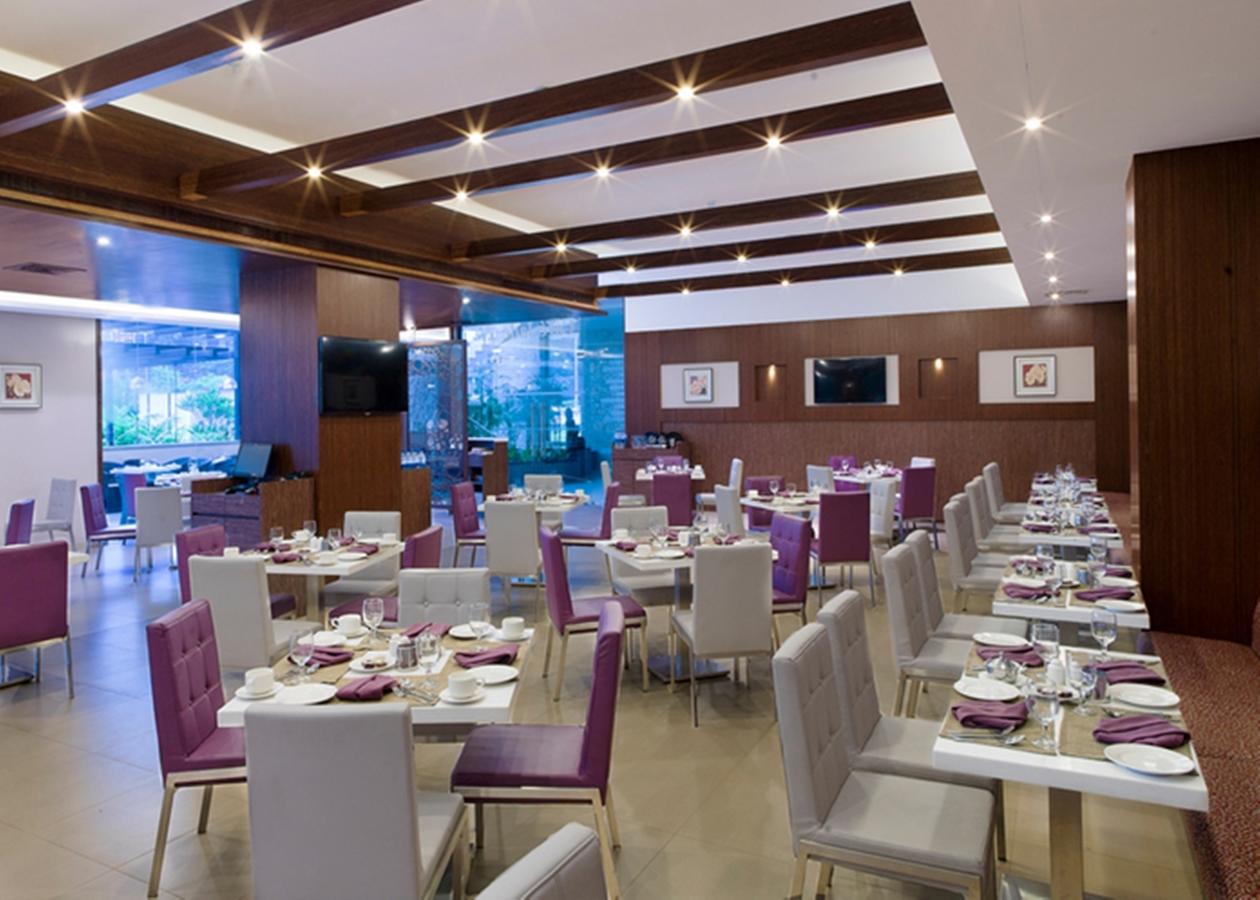 Hycinth by Sparsa Hotel Thiruvananthapuram Restaurant